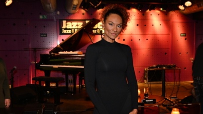 FOTO: Lejla Abbasová vystoupila na koncertu pro Súdán.