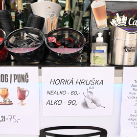 Nechybí ani alkoholické a nealkoholické nápoje.
