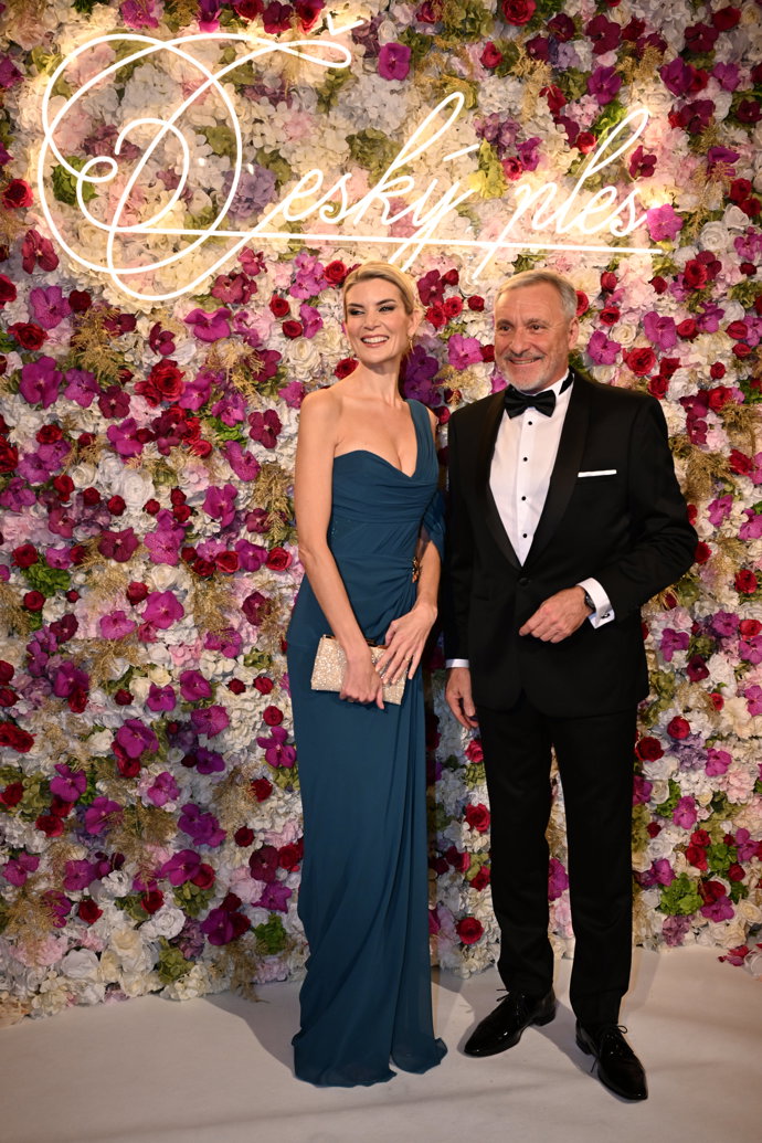 FOTO: Iveta Lutovská a Jan Česnký. – stránka 1