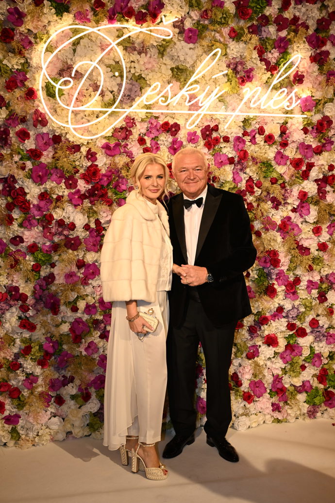 FOTO: Jaroslav Faltýnek s manželkou. – stránka 3