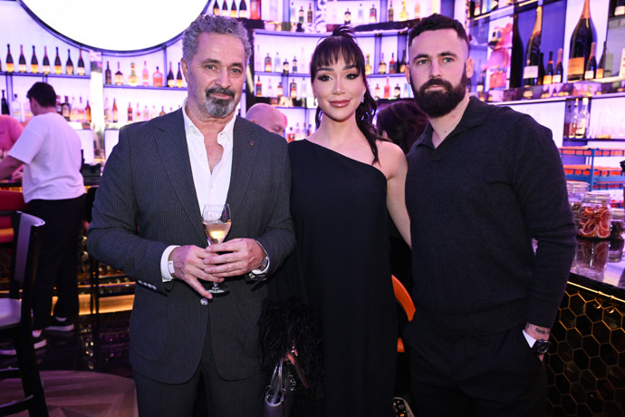 FOTO: Martin Dejdar, Veronica Biasiol a Matěj Dejdar. – stránka 27