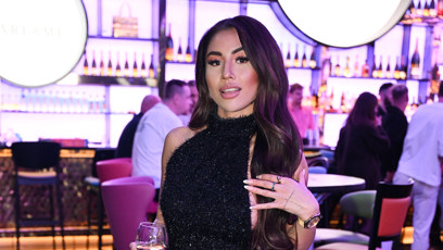 FOTO: Venis vynesla odvážné šaty.