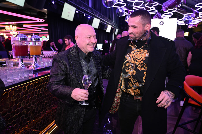 FOTO: Karlos Vémola s Michalem Davidem. – stránka 6