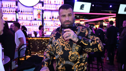 FOTO: Bijec si po propuštění užívá společenského života.