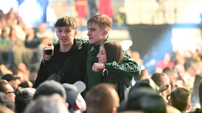 FOTO: Jakub Batfalský se fotil s fanoušky.