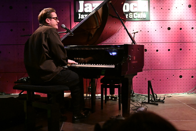 FOTO: Ondřej Brzobohatý zahrál na klavír. – stránka 2