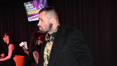 FOTO: Karlos Vémola ve společnosti.