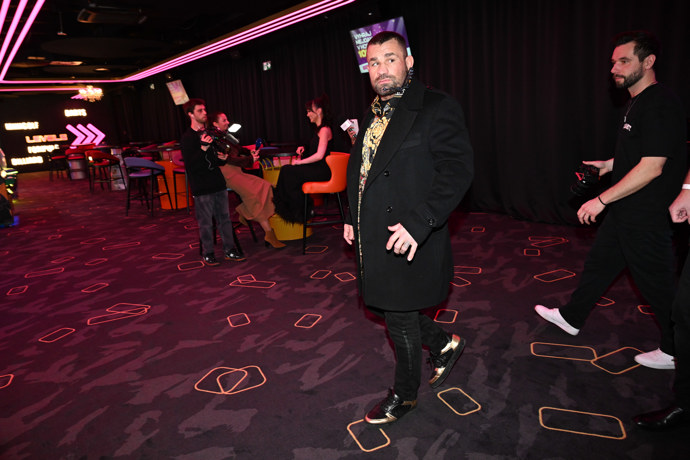 FOTO: Bijec Karlos Vémola. – stránka 27