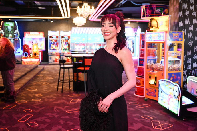 FOTO: Veronica Biasiol se usmívala na všechny strany. – stránka 12