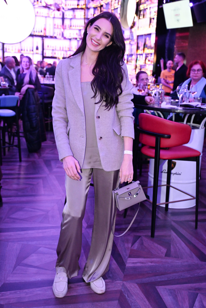 FOTO: Kristýna Schicková na představení nových parfémů značky Parfame. – stránka 21