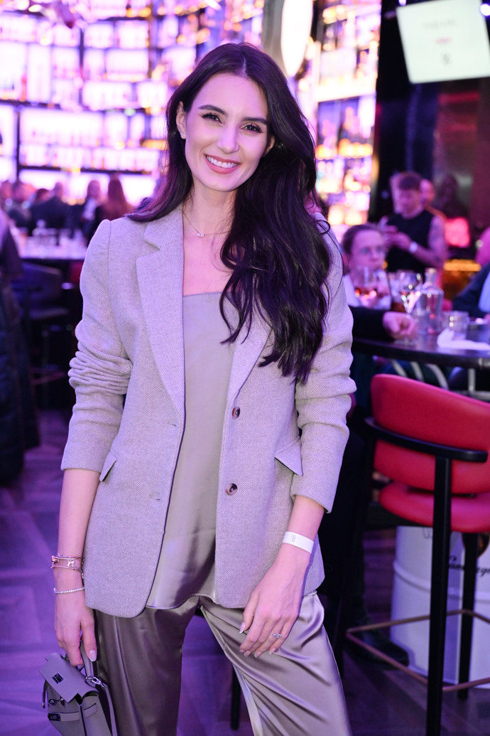 FOTO: Kristýna Schicková v ležérnějším stylu. – stránka 20