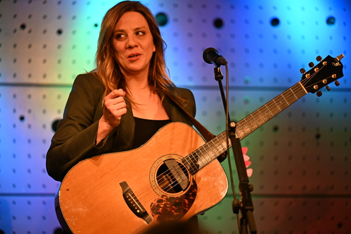 FOTO: Aneta Langerová zazpívala na koncertu pro Súdán. – stránka 2