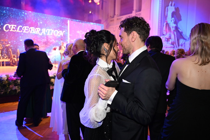 FOTO: Miroslav Dubovický se Sarah Vu při tanci. – stránka 5