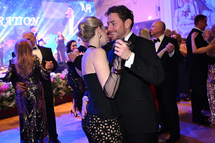 FOTO: Martin Dubovický rozdával celý večer úsměvy. – stránka 8