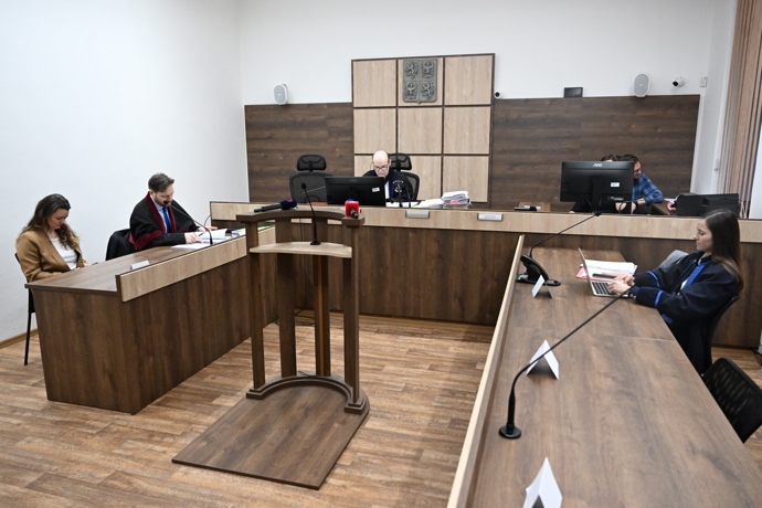 FOTO: U soudu bylo rušno. – stránka 2