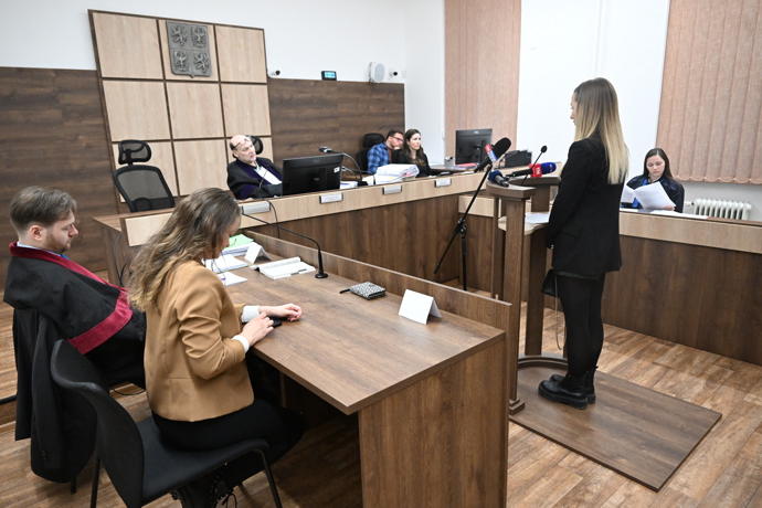 FOTO: Během soudu zaznělo několik výpovědí. – stránka 16