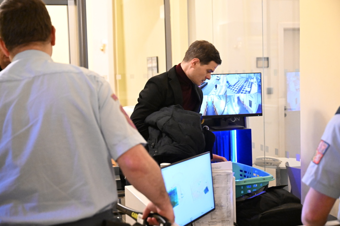 FOTO: Soudní spor Adama Krause a Nikol Enevové pokračuje. – stránka 27