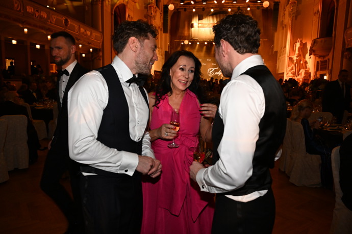 FOTO: Martin Dubovický a Miroslav Dubovicky s Heidi Janků. – stránka 7