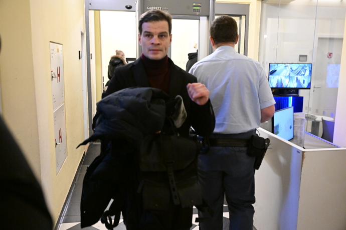 FOTO: Soudní spor Adama Krause a Nikol Enevové pokračuje. – stránka 46