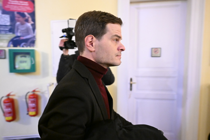 FOTO: Soudní spor Adama Krause a Nikol Enevové pokračuje. – stránka 43