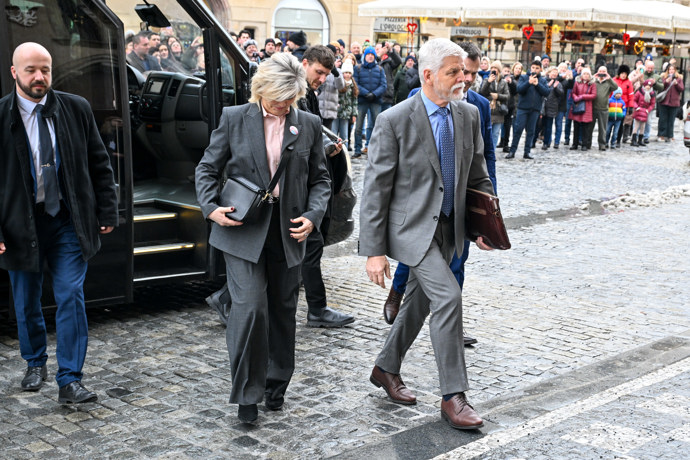 FOTO: Petr Pavel a Eva Pavlová navštívili Prahu. – stránka 19