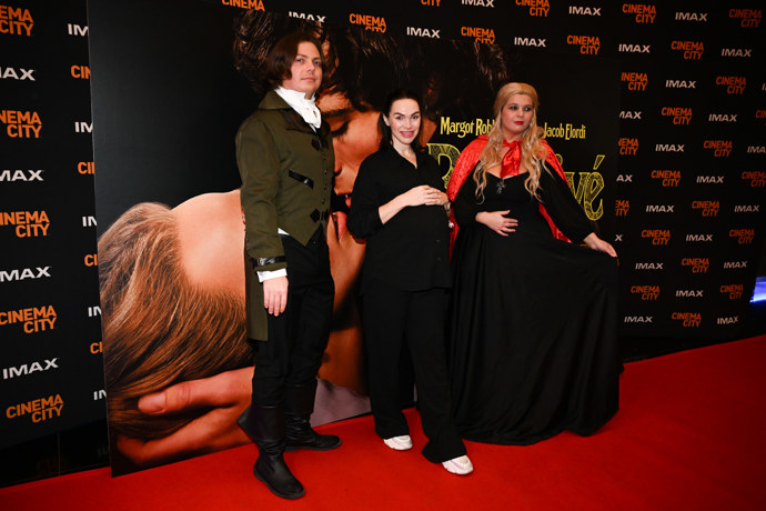 FOTO: Kamila Nývltová na premiéře filmu Bouřlivé výšiny. – stránka 12