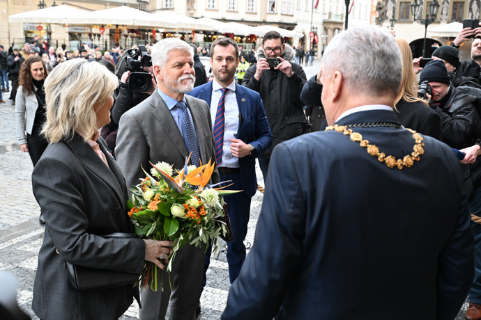 FOTO: Petr Pavel a Eva Pavlová při setkání s Bohuslavem Svobodou. – stránka 6