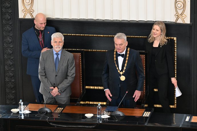 FOTO: Petr Pavel s primátorem Bohuslavem Svobodou. – stránka 3