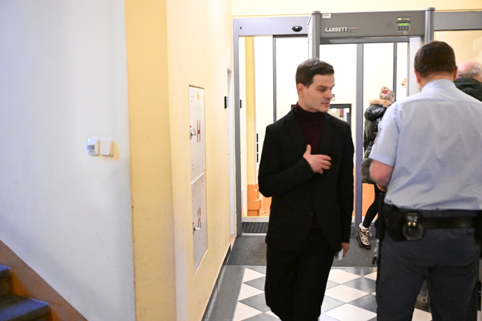 FOTO: Soudní spor Adama Krause a Nikol Enevové pokračuje. – stránka 16