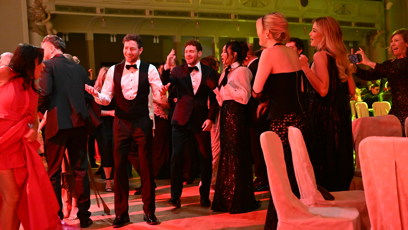 FOTO: Český ples byl poměrně divoký.