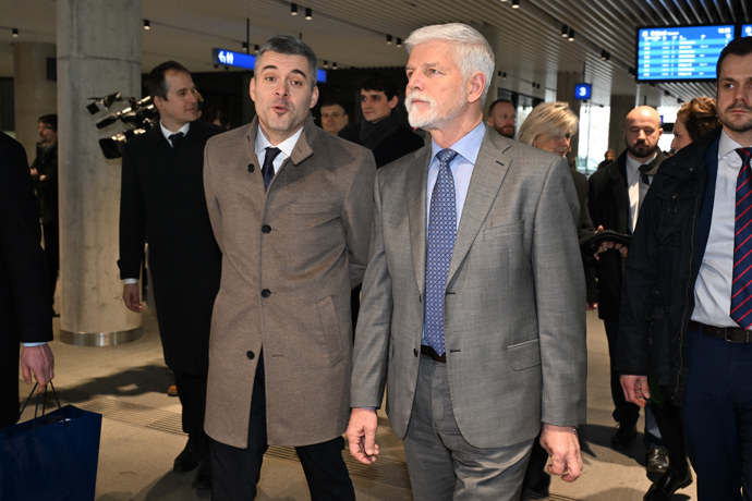 FOTO: Petr Pavel si prohlíží stanici Praha-Bubny. – stránka 6