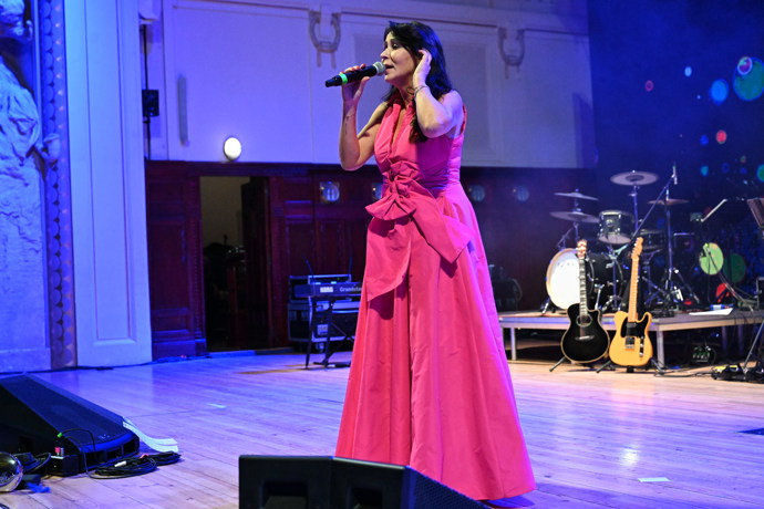 FOTO: Heidi Janků zazpívala. – stránka 13