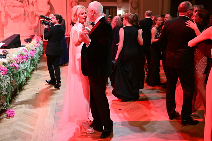 FOTO: Český ples přinesl zajímavé momenty. – stránka 12