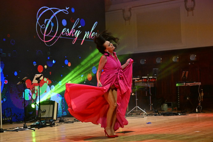 FOTO: Heidi Janků se odvázala. – stránka 11