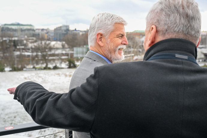 FOTO: Petr Pavel si rpohlíží stanici. – stránka 4