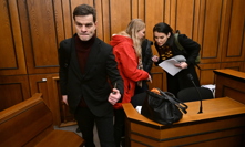 Soudní spor Adama Krause a Nikol Enevové pokračuje.