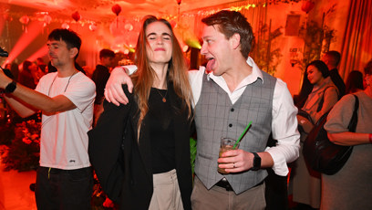 FOTO: Amélie Pokorná Zedníčková si zablbla s hereckým kolegou.