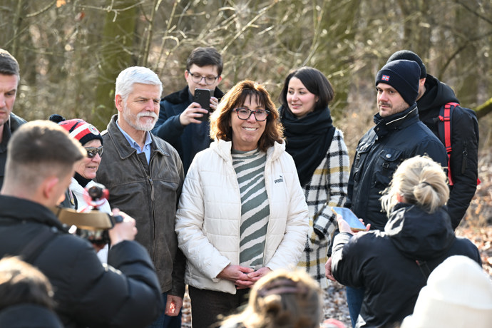 FOTO: Petr Pavel se ochotně fotil. – stránka 16