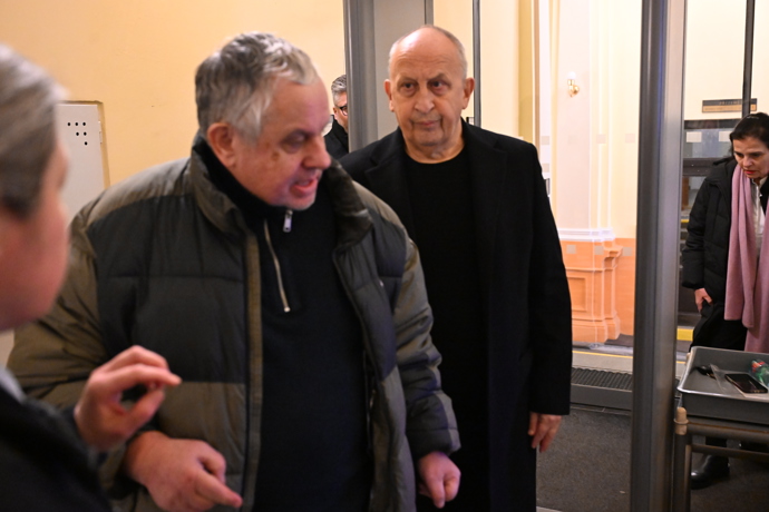 FOTO: Soud Adama Krause a expartnerky Nikol Enevové. – stránka 94