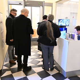 K soudu dorazil také moderátor Jan Kraus.