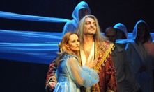 Monika Absolonová a Daniel Hůlka v muzikálu Dracula (2009)