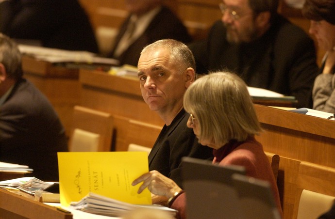 FOTO: Fischer v minulosti patřil mezi politiky. – stránka 1