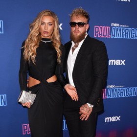 Jake a Jutta tvoří mocný pár.