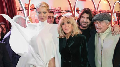 FOTO: Adriana Sklenaříková se po přehlídce vyfotila s první dámou Francie.