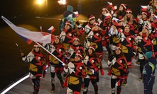 David Pastrňák vedl coby vlajkonoš českou výpravu v Milánu. 