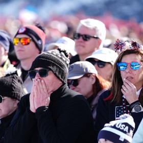 Lidé byli z pádu Lindsey Vonn v šoku.