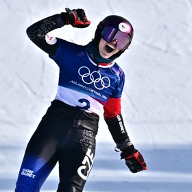 Zuzana Maděrová se raduje z olympijského zlata.