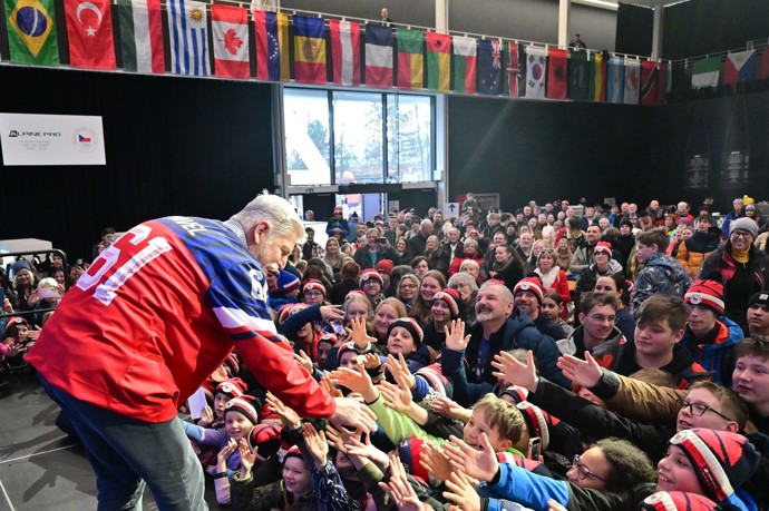 FOTO: Návštěva prezidenta Petra Pavla s manželkou Evou na Olympijském festivalu na českobudějovickém výstavišti. – stránka 2