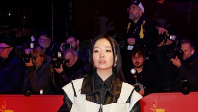 FOTO: Andrea Guo se svým outfitem vypadá, jako by se zcela náhodou objevila na slavnostním zahájení.