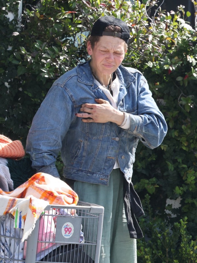 FOTO: Bývalá modelka Loni Willison žije na ulici. – stránka 6